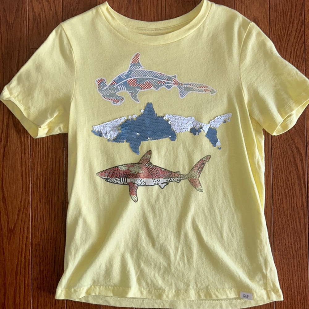 🦈 GAP T Shirt Size S